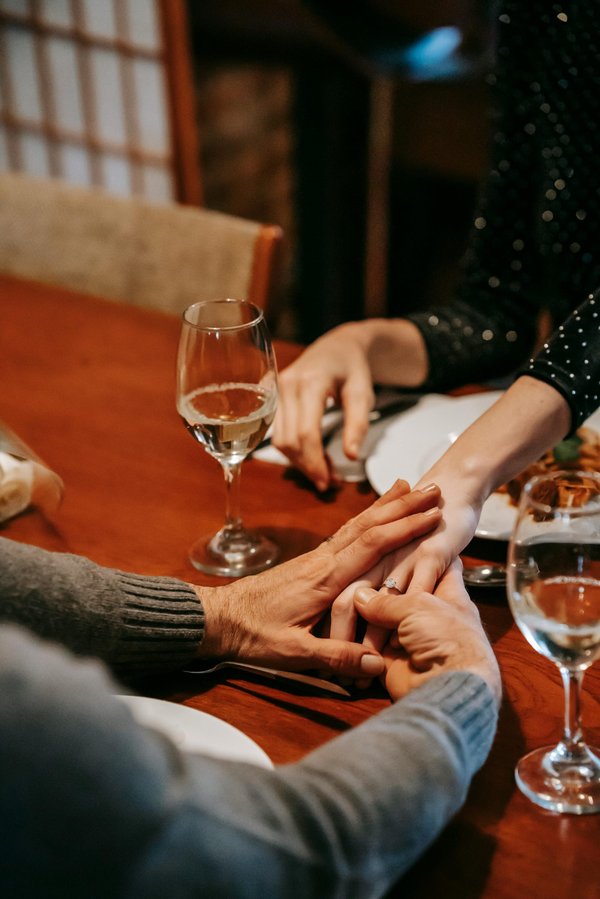 Repas en amoureux à la maison : 5 idées pour une soirée romantique